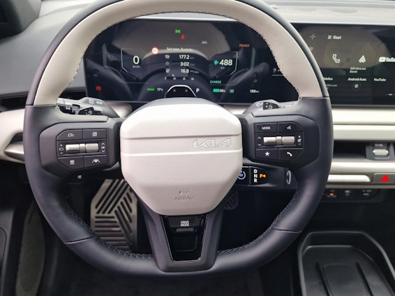 Vehicle image 13 Vehicle image 13