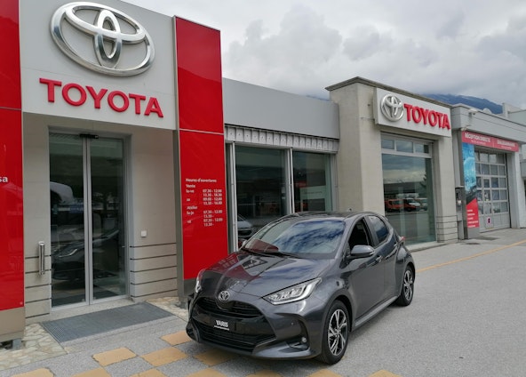 First vehicle image First vehicle image