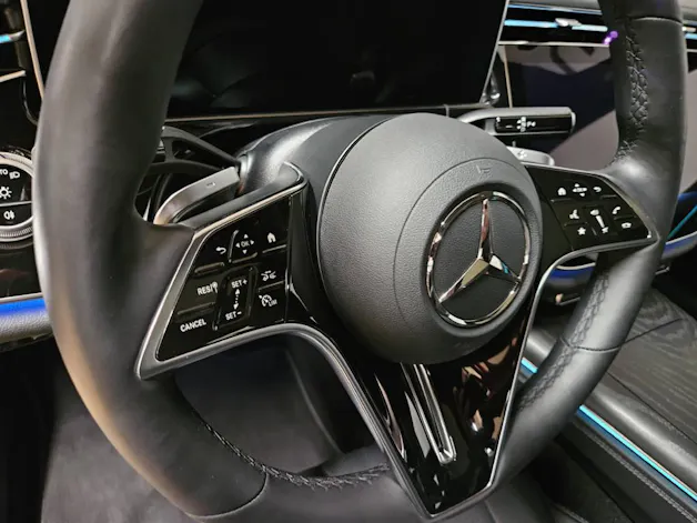 Mercedes-Benz E 200 4Matic Exclusive Limousine