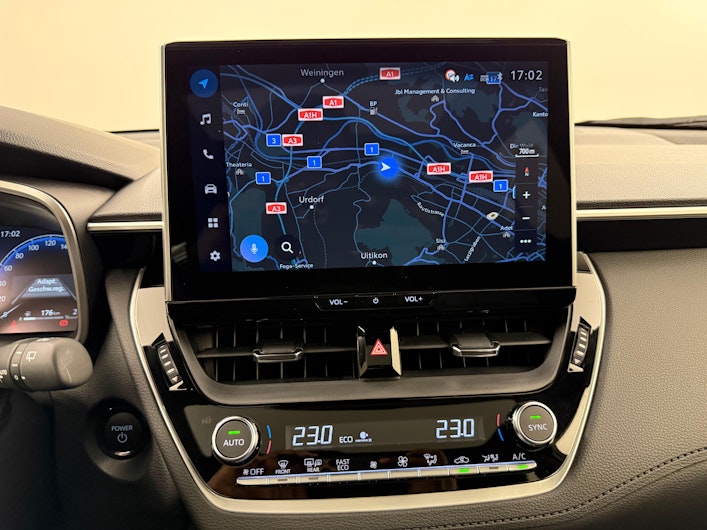 Vehicle image TOYOTA COROLLA CROSS