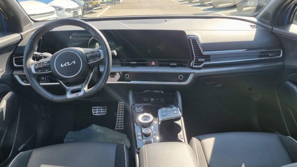 Vehicle image 8 Vehicle image 8