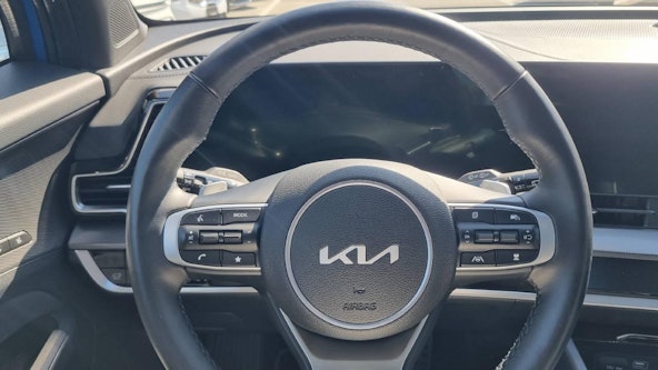 Vehicle image 9 Vehicle image 9