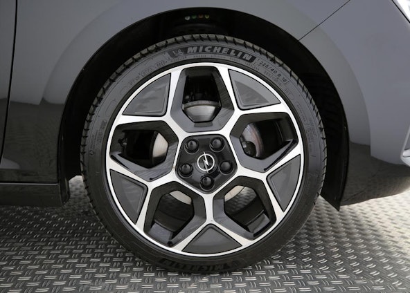 Vehicle image 13 Vehicle image 13