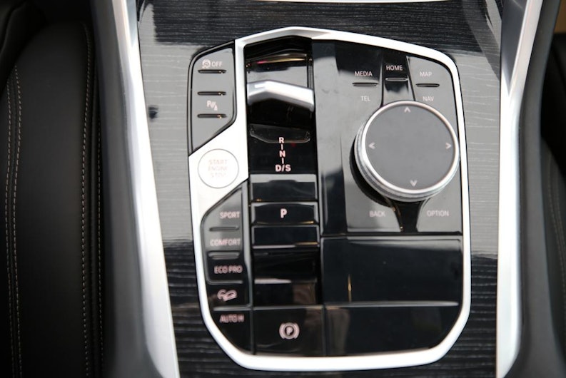 Vehicle image BMW X6