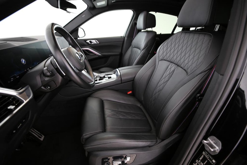 Vehicle image BMW X6