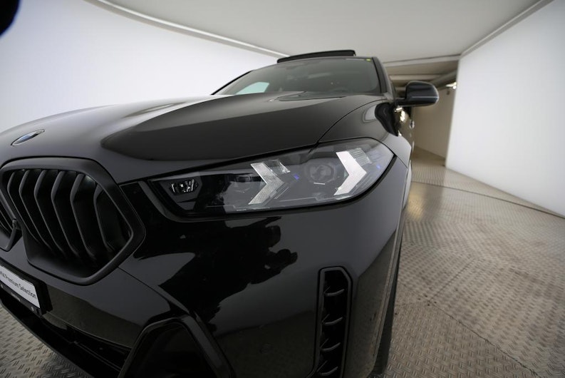 Vehicle image BMW X6