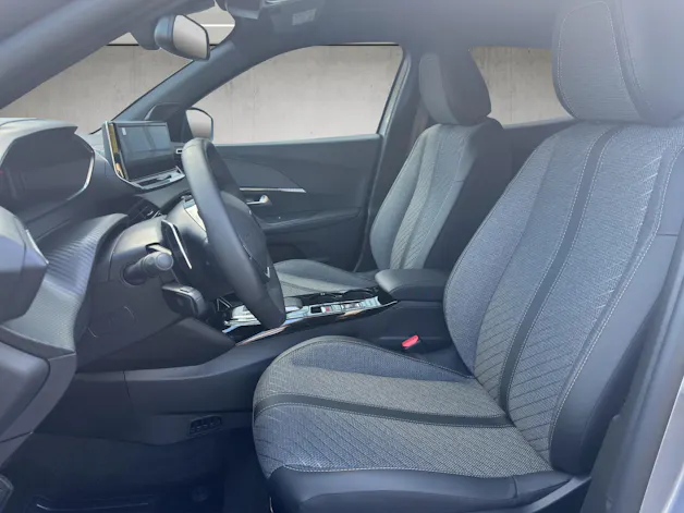 Peugeot 2008 1.2 Hybrid 145 Allure Premium