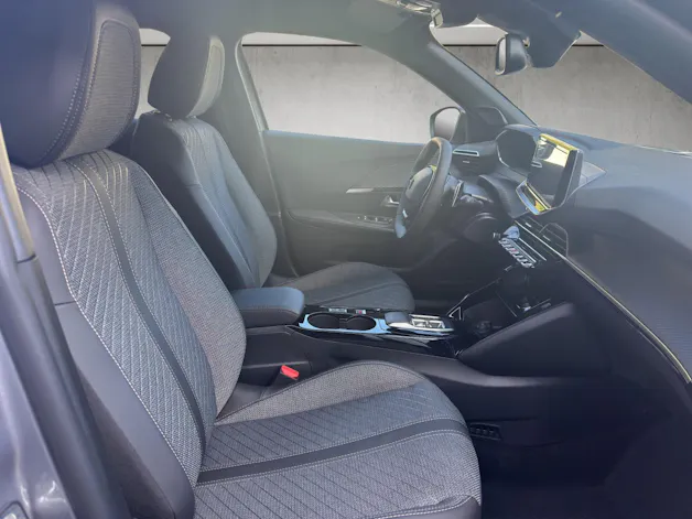 Peugeot 2008 1.2 Hybrid 145 Allure Premium