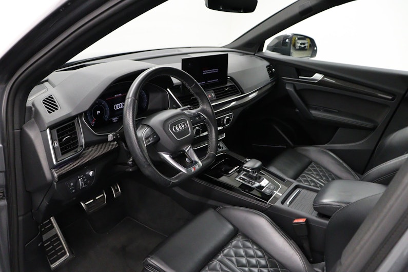 Vehicle image AUDI SQ5