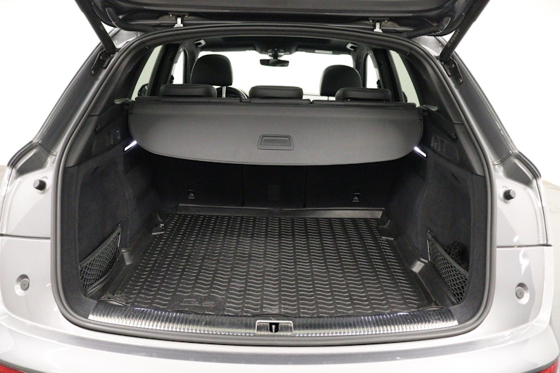 Vehicle image AUDI SQ5