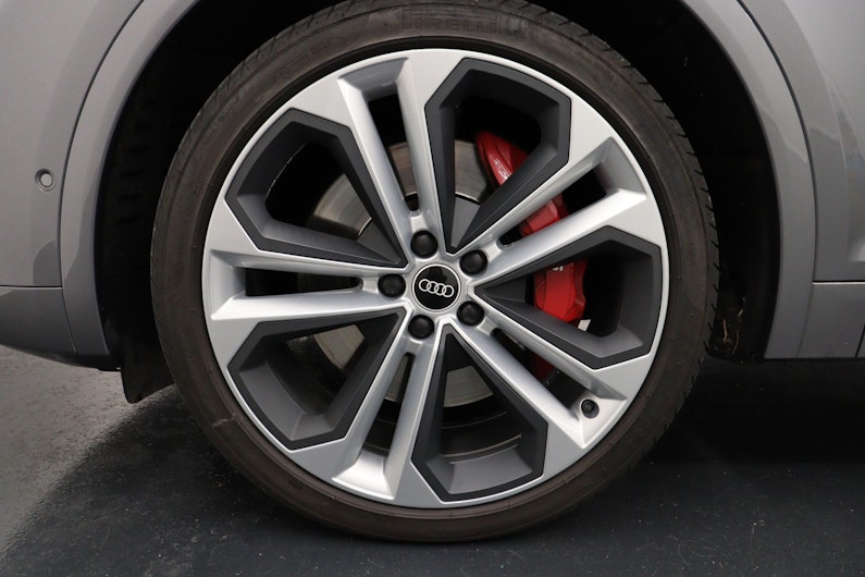 Vehicle image AUDI SQ5