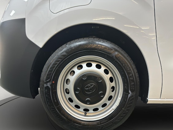 Vehicle image 14 Vehicle image 14