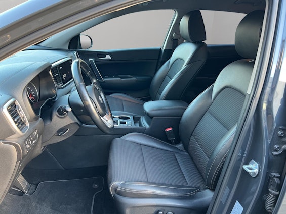 Vehicle image 8 Vehicle image 8