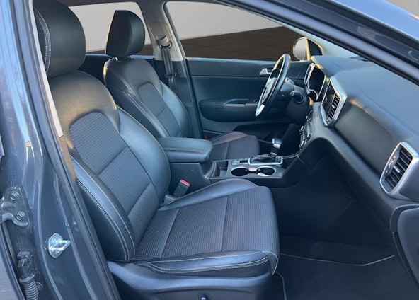 Vehicle image 9 Vehicle image 9