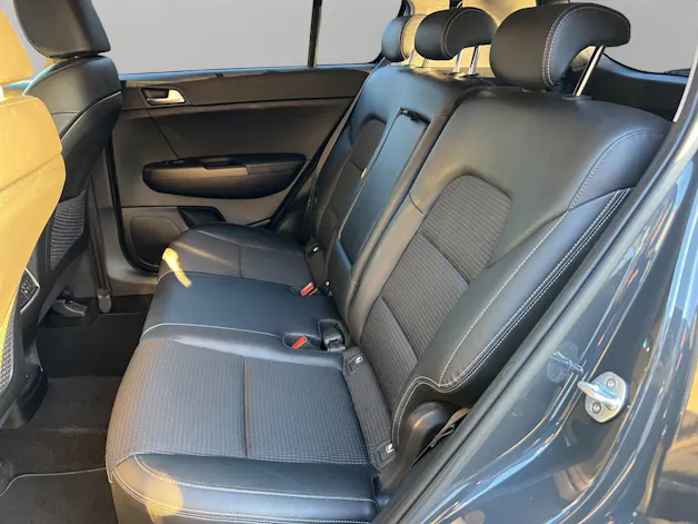 Kia Sportage 1.6 CRDi MHEV Black Edition 4x4 Automat / inkl. Winterräder & frisch ab MFK / Herstellergarantie