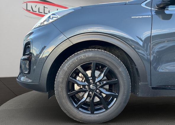 Vehicle image 18 Vehicle image 18