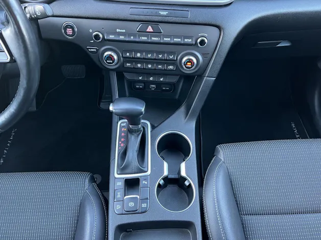 Kia Sportage 1.6 CRDi MHEV Black Edition 4x4 Automat / inkl. Winterräder & frisch ab MFK / Herstellergarantie
