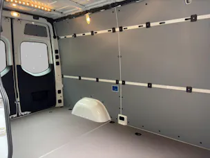 Mercedes-Benz eSprinter 320 81kWh Standard Pro WORKER