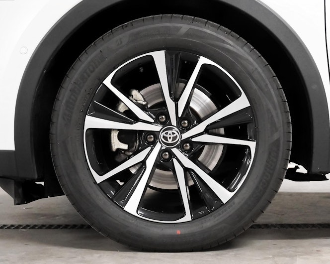 Vehicle image TOYOTA C-HR