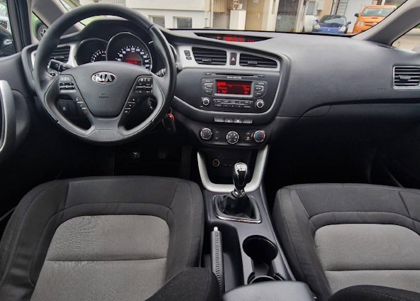 Vehicle image 4 Vehicle image 4