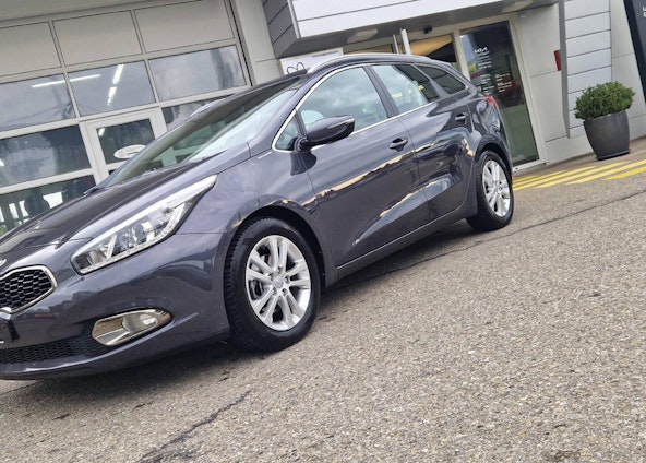 First vehicle image First vehicle image