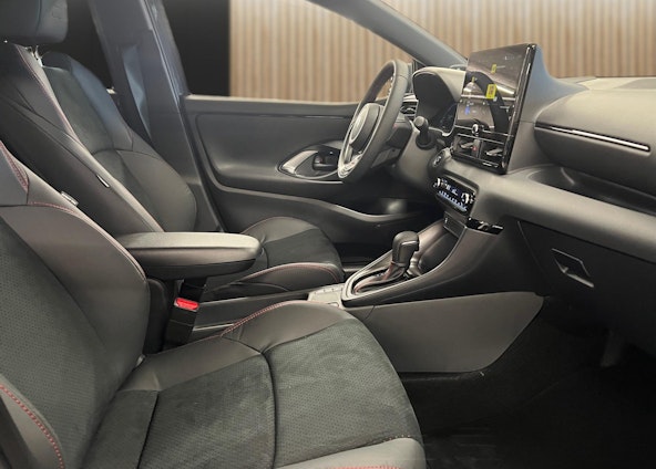 Vehicle image 16 Vehicle image 16