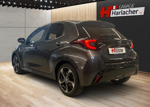 Vehicle image 6 Vehicle image 6