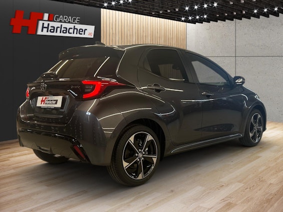 Vehicle image 4 Vehicle image 4