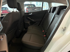 Vehicle image FORD Focus Station Wagon 1.0i EcoB Hybrid 125 Titanium