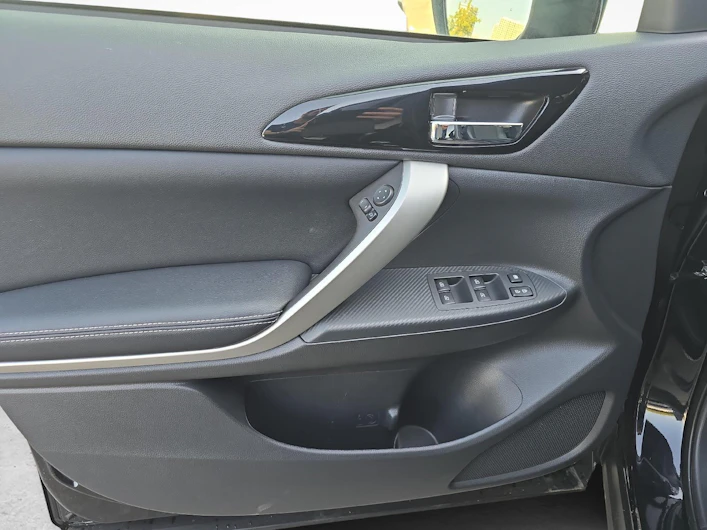 Fahrzeugbild MITSUBISHI ECLIPSE CROSS