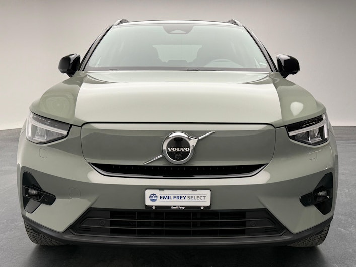 Vehicle image VOLVO XC40