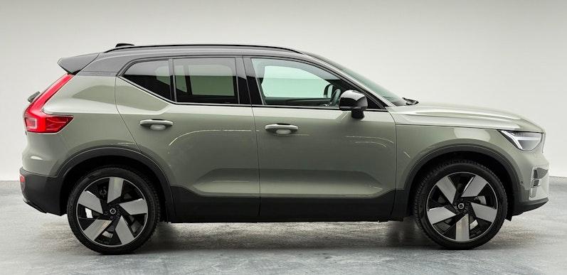 Vehicle image VOLVO XC40