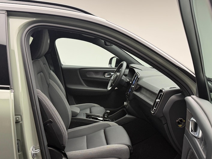 Vehicle image VOLVO XC40