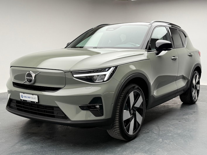 Vehicle image VOLVO XC40