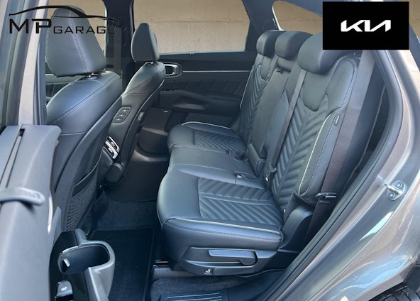 Vehicle image 12 Vehicle image 12