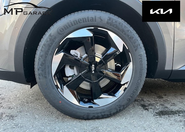 Vehicle image 14 Vehicle image 14