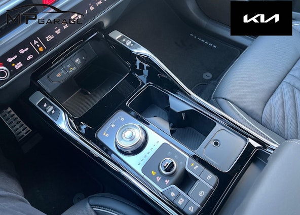 Vehicle image 10 Vehicle image 10