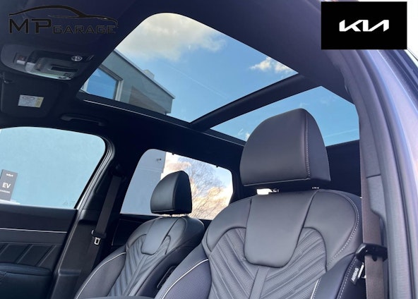 Vehicle image 13 Vehicle image 13