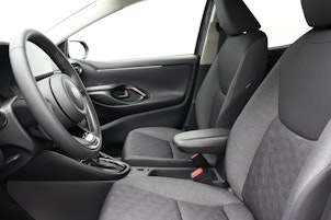 Vehicle image TOYOTA Yaris 1.5 VVT-i HSD Trend