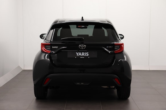 TOYOTA Yaris 1.5 VVT-i HSD Trend 3