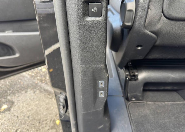 Vehicle image 6 Vehicle image 6