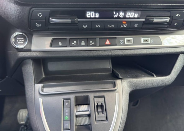 Vehicle image 14 Vehicle image 14