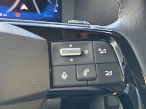 Vehicle image 10 Vehicle image 10