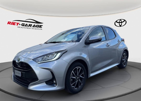 First vehicle image First vehicle image