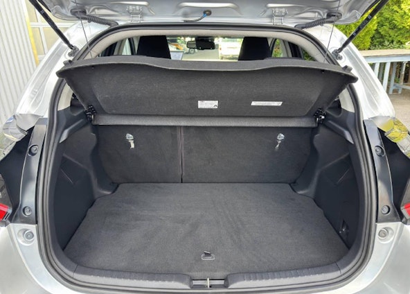 Vehicle image 16 Vehicle image 16