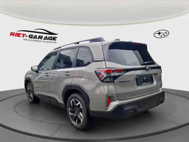 Subaru Forester Station 2.0i e-Boxer Swiss Plus