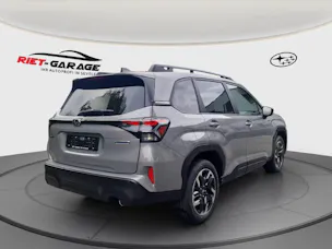Subaru Forester Station 2.0i e-Boxer Swiss Plus