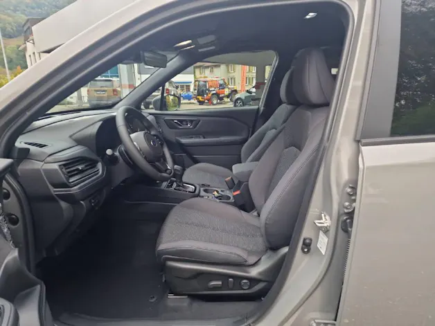 Subaru Forester Station 2.0i e-Boxer Swiss Plus