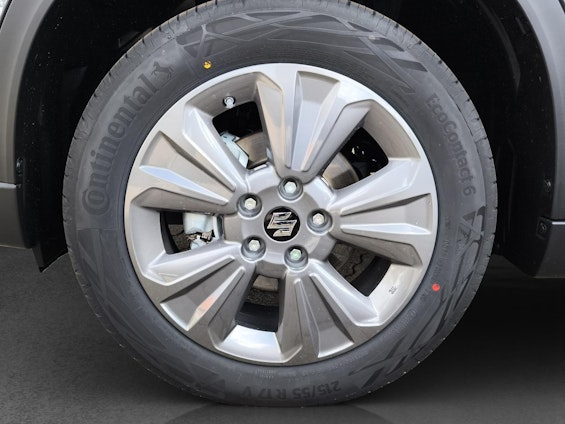 Vehicle image 15 Vehicle image 15