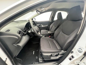 Vehicle image TOYOTA Yaris 1.5 VVT-i HSD Comfort